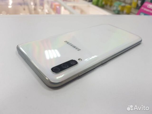 Samsung Galaxy A70 Белый