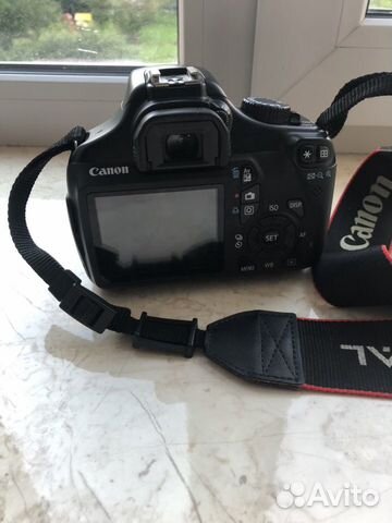 Зеркальный фотоаппарат Canon EOS 1100 D Зеркальный фотоаппарат Canon EOS 1100 D