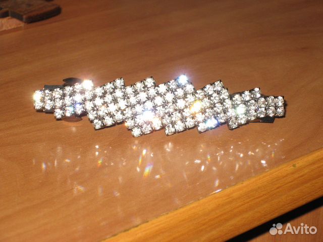 Заколки разные,невидимки разные