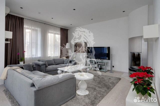 Таунхаус 335 м² на участке 6 сот.