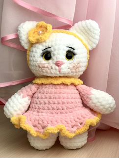 Игрушка мягкая вязаная Киска в подарок ребёнку