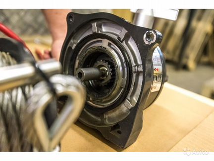 Лебёдка влагозащищенн электрическая Runva EWB9500U