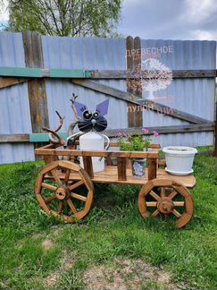 Деревянная декоративная телега для сада