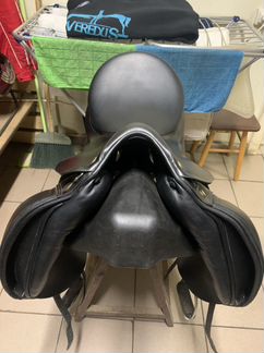 Выездковое седло