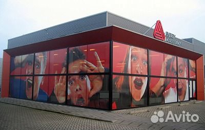 Наклейки на окна, оформление витрин пленкой