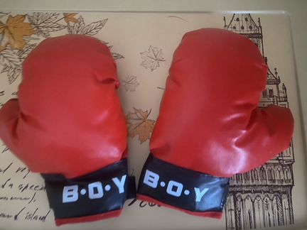 Боксерские перчатки на мальчика (Новые)