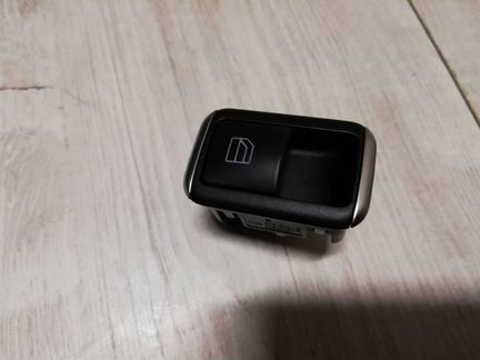 Кнопка стеклоподъёмника Mercedes W204