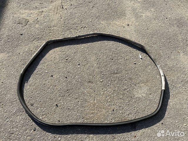 Уплотнитель передней правой двери VW New Beetle A4