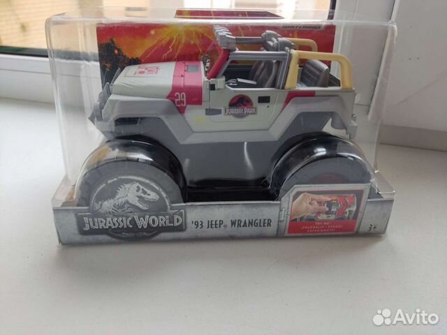 Jurassic world jeep wrangler mattel