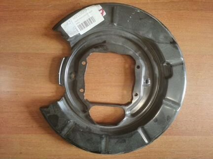 Пыльник тормозного диска задний правый Bmw