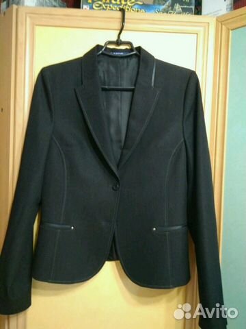 Продам школьную одежду 