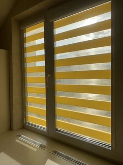 Рулонные шторы «День-ночь» желтый