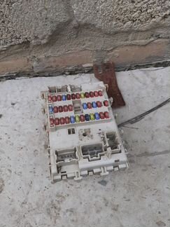 Блок предохранителей в салон Ниссан Сентра,2001 г