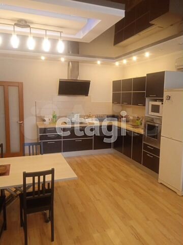 4-к. квартира, 130 м², 9/9 эт.