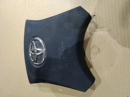 Подушка безопасности Toyota Hilux 2014год