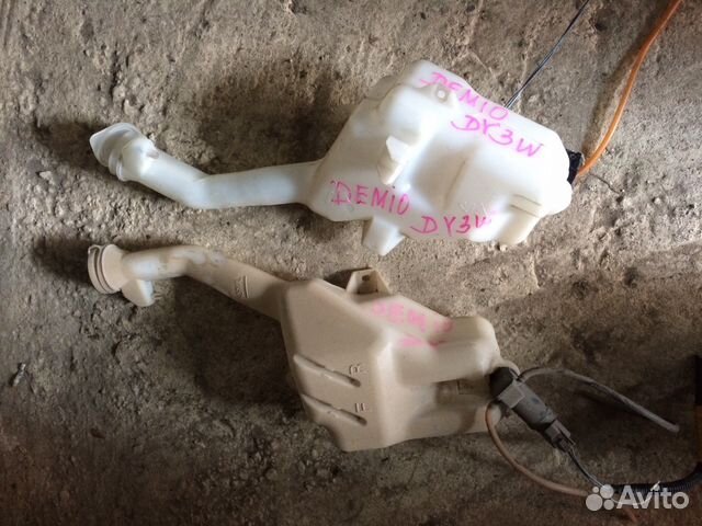 Бочок омывателя Mazda demio