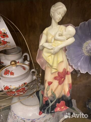 Статуэтка pavone девушка с ребенком