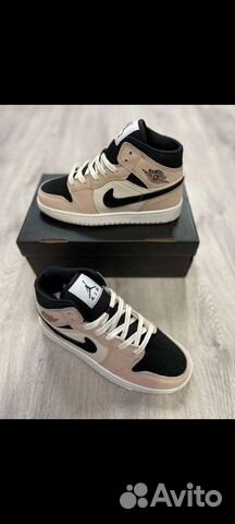 Кроссовки Nike air Jordan 1 mid + носки