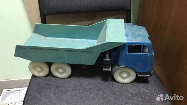 Игрушка самосвал грузовик камаз пластмасса.ссср