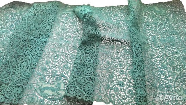 Редкое цветное кружево ручной работы на 11 персон