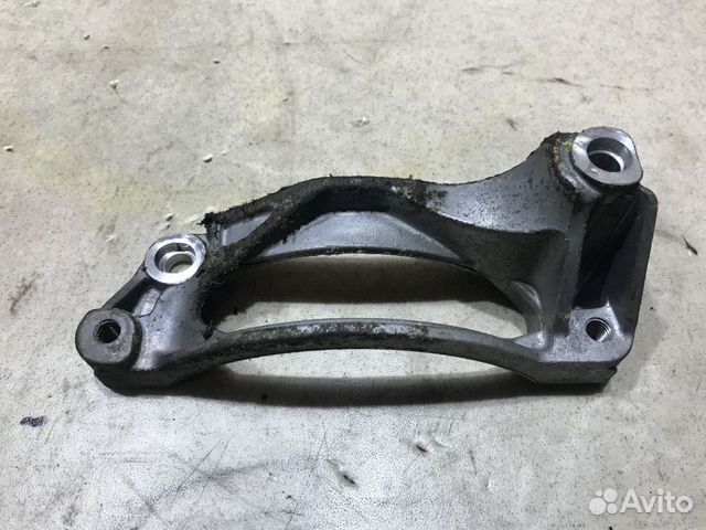 070260885A Кронштейн компрессора VW Touareg 1