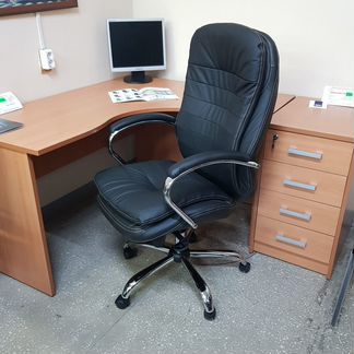 Компьютерное кресло из натуральной кожи