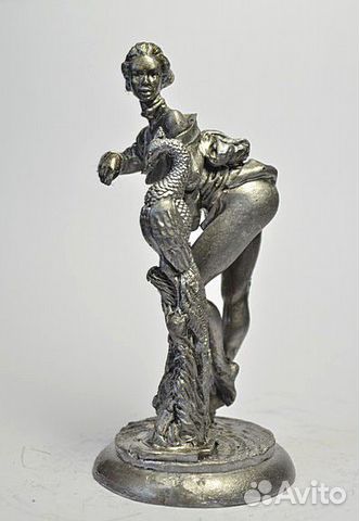 Оловянная миниатюра высотой 75 мм