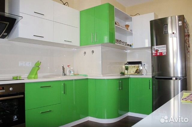 Кухонный гарнитур зеленого цвета фото