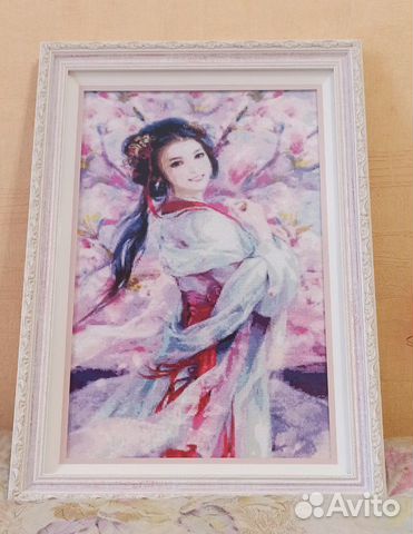 Картина вышитая крестиком. Японка в кимоно