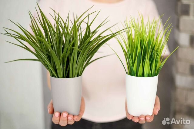 Искусственная зелень, трава, осока в кашпо