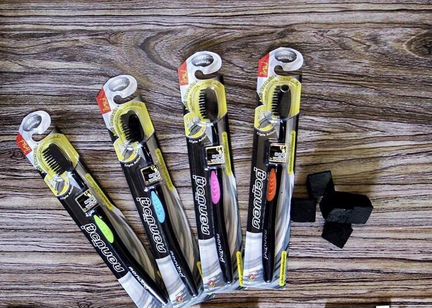 Антибактериальная зубная щётка бамбук и уголь