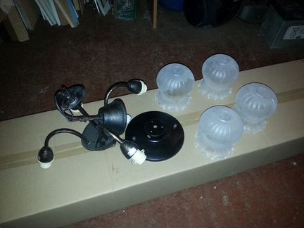 Люстра 4 плафона (продажа, обмен)