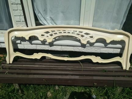 Изголовье кровати