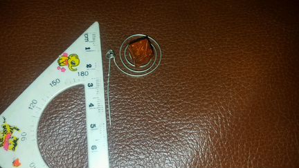 3 Броши и 2 кулона из янтаря СССР