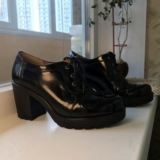 Ботинки лаковые черные