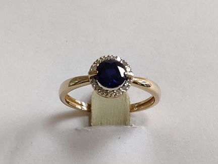 Золотое кольцо с наносапфиром и бриллиантами
