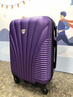 Чемодан фиолетовый