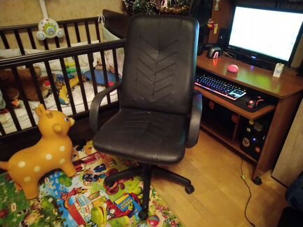Компьютерное кресло