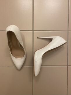 Туфли почти новые белые 36