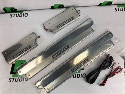 Накладки на пороги с подсветкой Range Rover sport