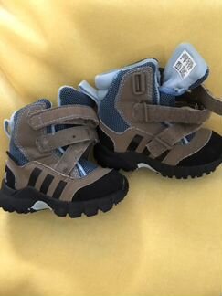 Зимние ботинки adidas Holtana Snow