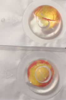 Цветные линзы с вертикальным зрачком