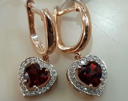 Золотые серьги с бриллиантами и гранатом