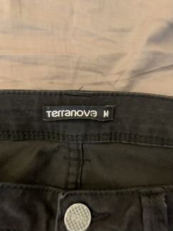 Джинсы черные terranova