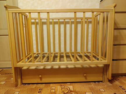 Детская кроватка с маятником 120-60 см + матрас