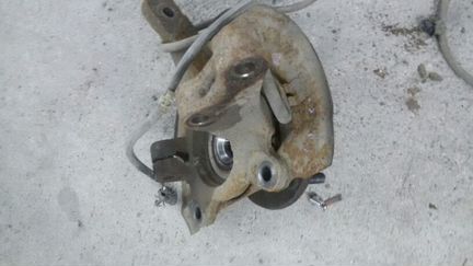 Кулак поворотный левый для митсубиси лансер 9