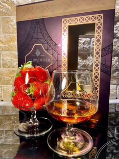 Бокалы для коньяка Courvoisier с под. коробкой