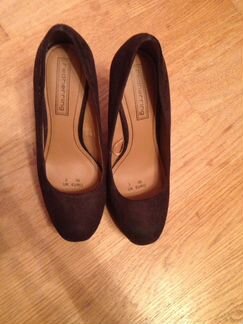 Новые черные туфли на танкетке фирма debenhams