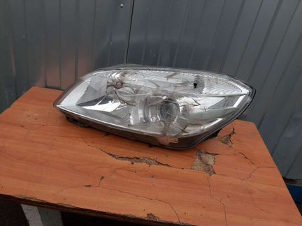 Фара левая Skoda Fabia