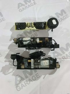 Механизм поднятие задних подголовников на Мерседес